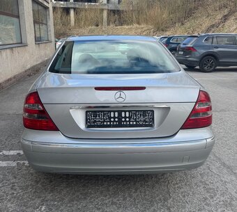 Mercedes E 240 V6 - 6