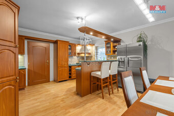Prodej rodinného domu, 329 m², Jeneč, ul. Západní - 6