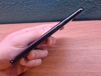 Samsung Galaxy S10e - 6