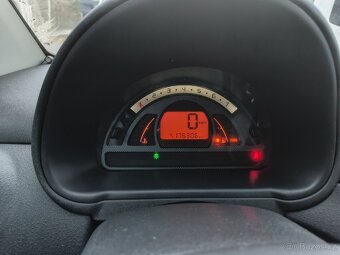 Citroen C2 1.6 16v - 6