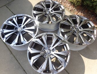 Toyota RAV4 lita kola R18 - 6