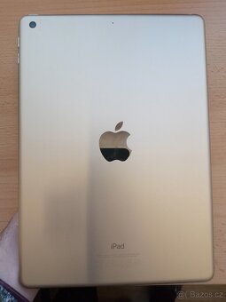 Apple iPad 9.7" (2017) 32GB Wi-Fi - 6
