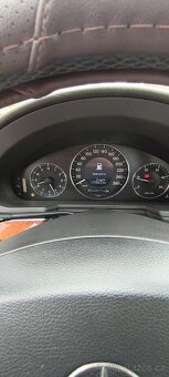 Mercedes-Benz E 211 - 6