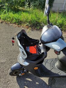 Skútr City Jungle LJ50QT-E, 50ccm - 6