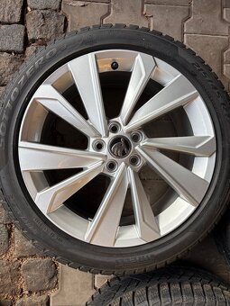 Kompletní zimní kolo Riegel 17" pro Škoda Fabia iv 215/45/1 - 6