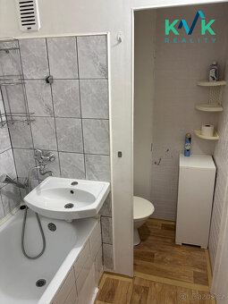 1+1, 2.patro, výtah, panelový dům, 37 m2, Karlovy Vary – Sta - 6