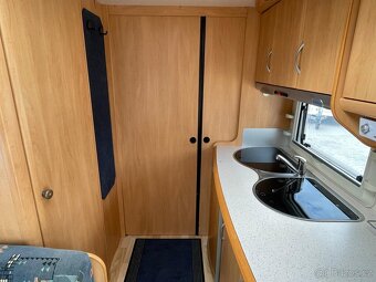 Hobby de luxe 440, 4 osoby, el.pojezd, pevná postel - 6