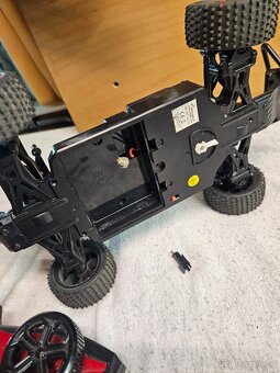 Prodám autíčko na dálkové ovládání - 6