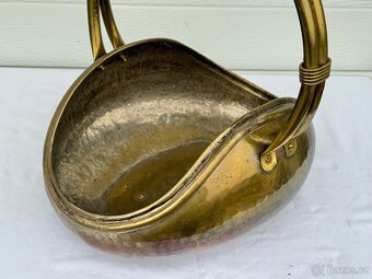 Starožitný stojan na třísky ke krbu kamnům mosaz - 6