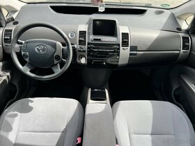 Toyota Prius HYBRID 1.5 - 6