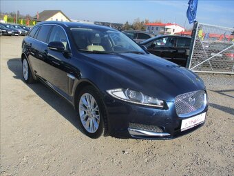JAGUAR XF 2,2D 147kw Sportbrake Automat 12/2013 kroupy - 6
