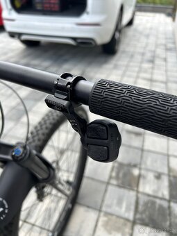 SPECIALIZED EPIC 8 EXPERT vel L - 6