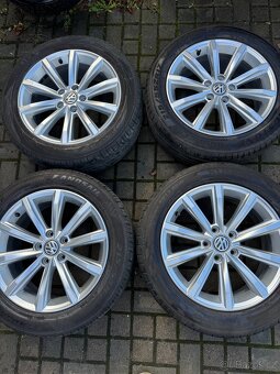ORIGINÁL Alu Volkswagen London R17, 5x112 - LETNÍ PNEU - 6