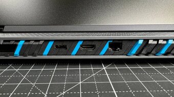 MSI Titan 18 – RTX 4090, 4K Mini LED, i9-14900HX - nový - 6