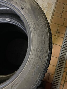 4xZimní pneu Nokian WRD4 215/60 R17 96H - 6