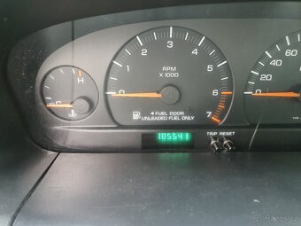 Prodám Chrysler Voyager 2,4i - 6