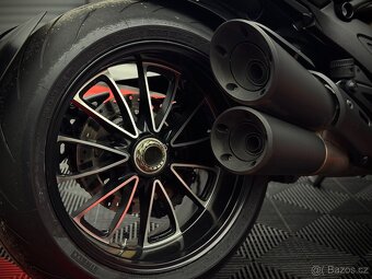 Ducati Diavel Carbon 2017 - 6