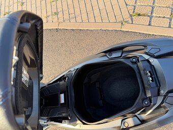 Suzuki Burgman 400 - 6