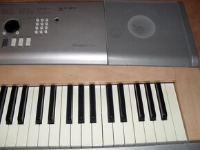 Digitální piano Yamaha Portable Grand DGX 620 - 6
