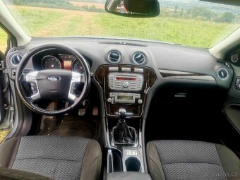 Ford Mondeo 2.0i Ghia - 6