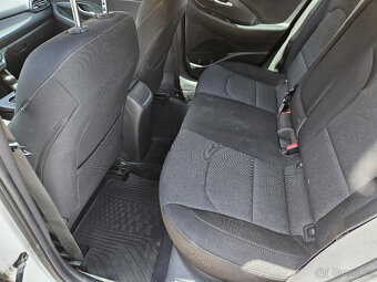 Prodám Hyndai i30 combi, 1,5 benzín, 117 kW - 6