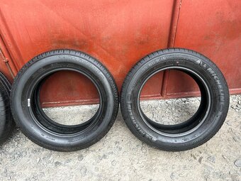 Prodám gumy 195/60/15 - 6