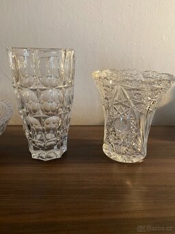 Skleněné vázy a skleněná mísa - 6