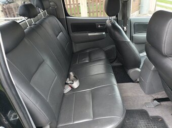 Toyota Hilux 3.0 - 6