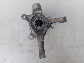 TOYOTA YARIS 04/02 - 01/06 - Predná ľavá otoc - 6