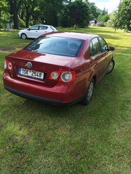 VW Jetta 1.6 -75Kw - 6