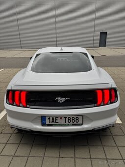 Ford Mustang 2.3i 233kW Automat rv.2021, Najeto 79 tis km - 6