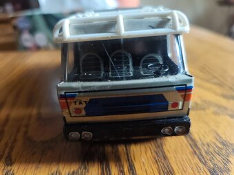 Plechová autička - 6