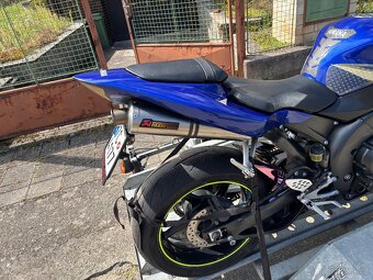 Ladene vyfuky Akrapovic na Yamaha R1 04-06 Rn12 - 6