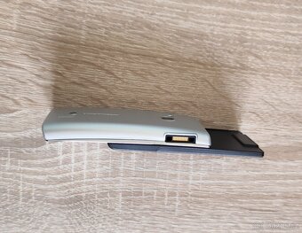 TLAČÍTKOVÝ MOBILNÍ TELEFON SONY ERICSSON HAZEL J20i - 6