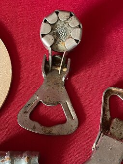 pivní tácek starý pivní tácek otvírák na pivo pivní láhev - 6