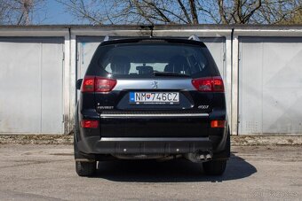 PEUGEOT 4007 2.2 HDi 115kW 7-miestne 2008 - 6