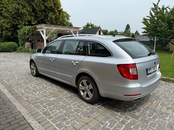 ŠKODA SUPERB KOMBI 2011 2.0TDI AMBITION - 6
