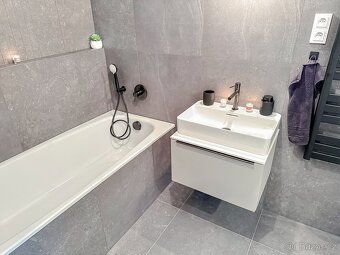 Moderní nový byt 2+kk s balkónem, jen 1 minutu od metra - 6