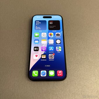 iPhone 15 Pro 256GB black, pěkný stav, 12 měsíců záruka - 6