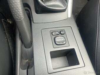 Toyota Rav D-4D/kuže/xenon/Navi/keyless - 6
