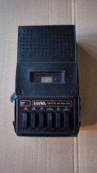 Starý kazetový přehrávač Sanwa CR2070 - 6