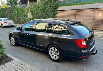 Škoda Superb II 2.0 TDi kombi - 6
