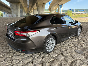 Toyota Camry - 6