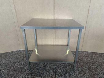 Nerezový stůl do prostoru s policí - 6