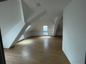 Pronajmu zrekonstruované půdní prostory v Pardubicích - 6
