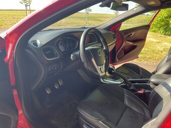 Volvo V40, 2.0 D3, R-Design, Top stav - 6
