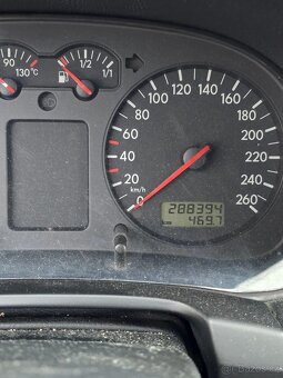 VW Golf  1.9 TDI - 6