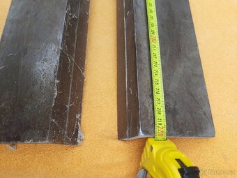 Prodám pravítko délka 2200mm,motor 5.5kw,vozíky - 6