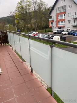 Ocelové zábradlí, kalené sklo - 6