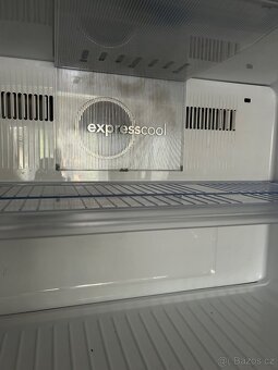 ŠIROKÁ AMERICKÁ LEDNICE S MRAZÁKEM - 6